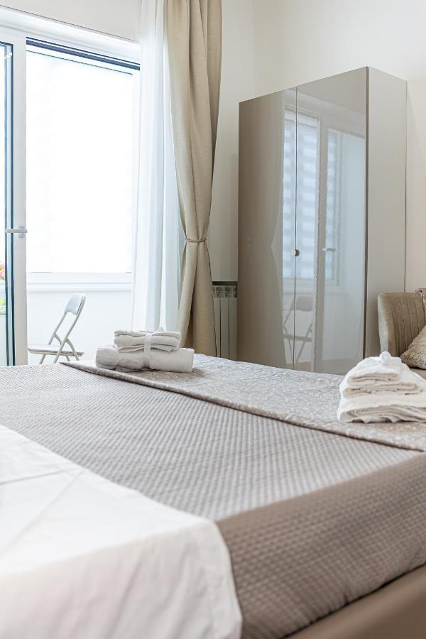 White Gold Bed and Breakfast Napels Buitenkant foto