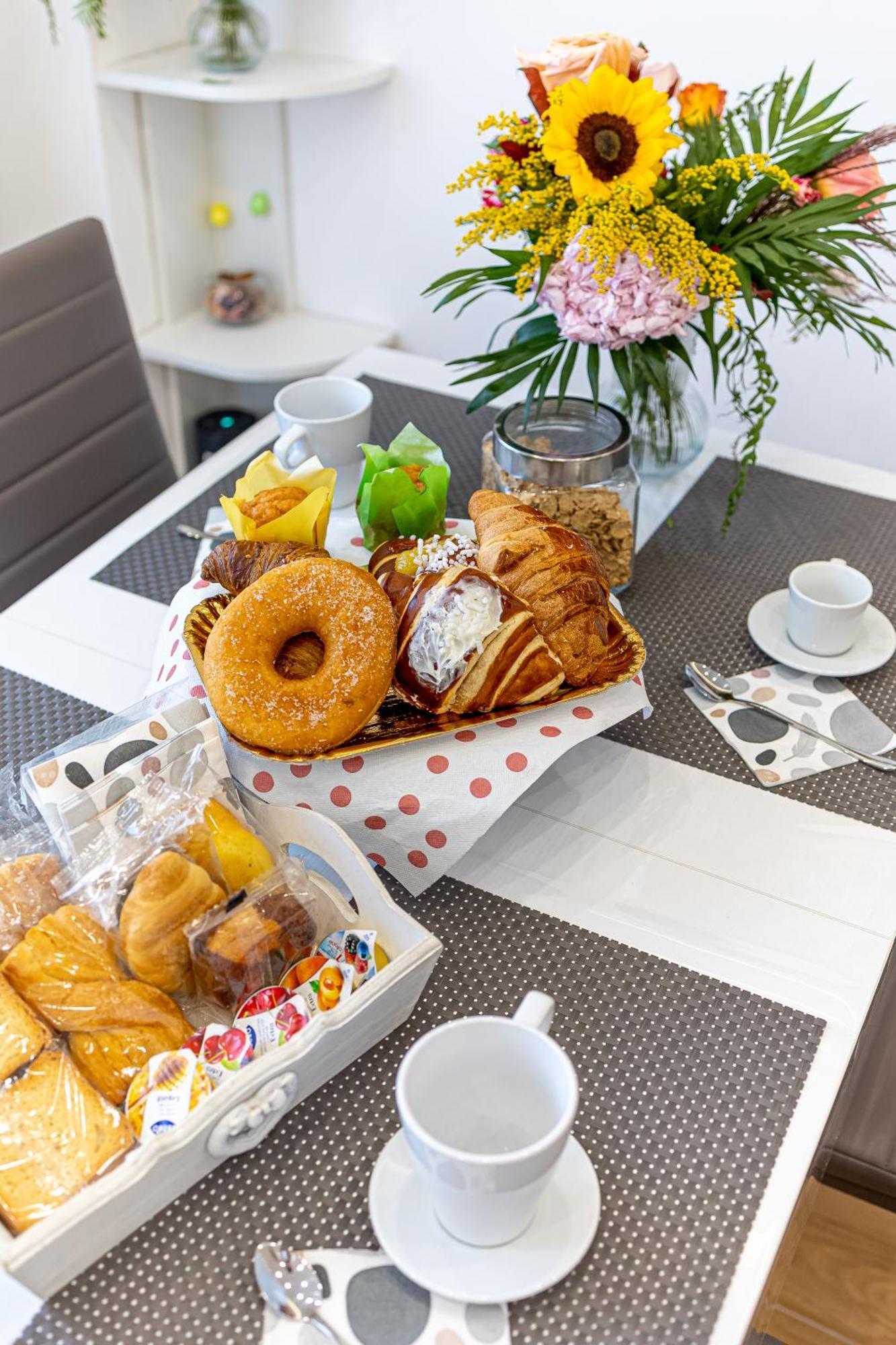 White Gold Bed and Breakfast Napels Buitenkant foto